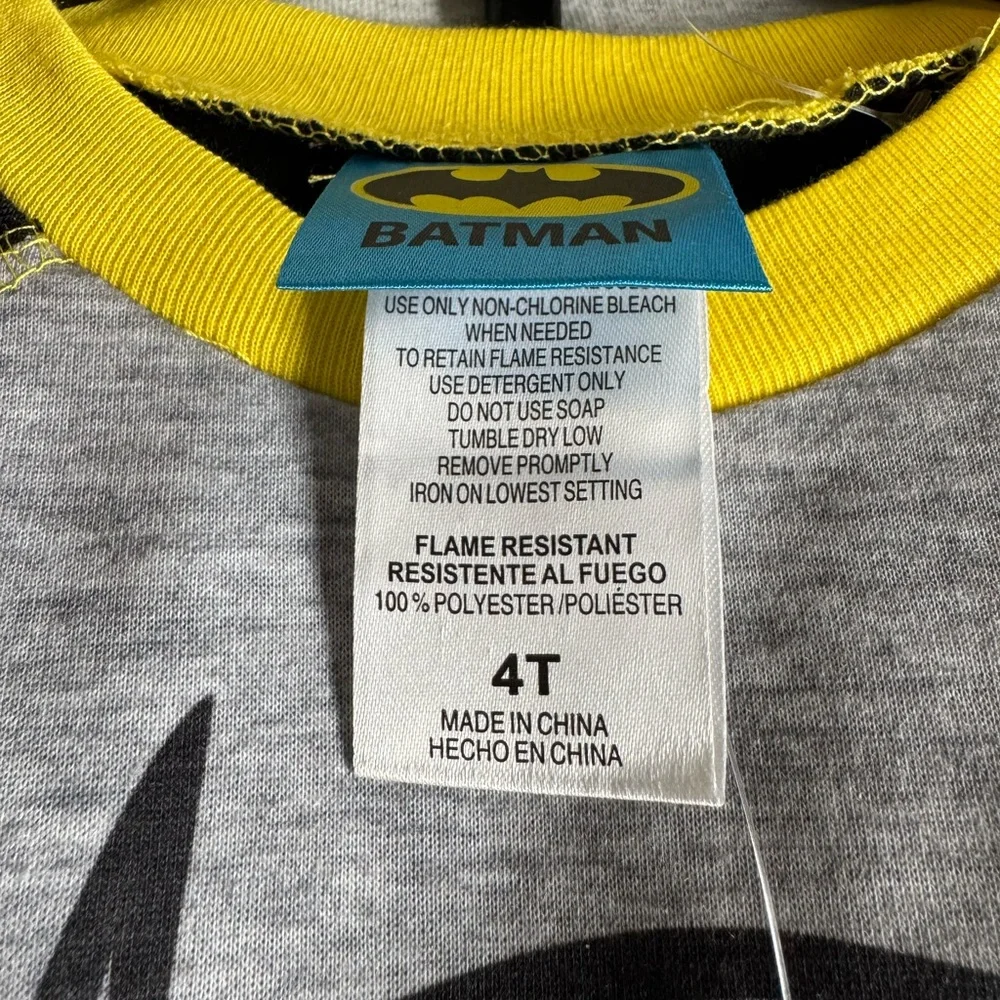 Batman pj set. Long sleeve & short sleeve tee & full length pant. Size 4T